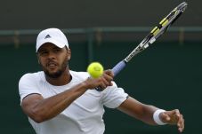 Tsonga Tantang Finalis...