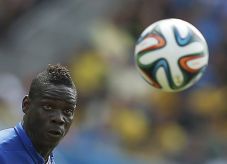 Rumor Balotelli Panas...