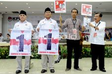 Debat Cawapres Dimulai,...