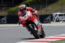 Dovizioso Ngambek Tak...