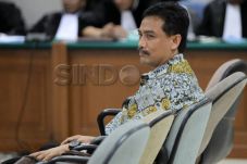 Istri Menangis Dengar...