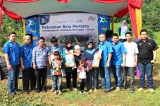 XL dan RWI Bangun Jembatan...