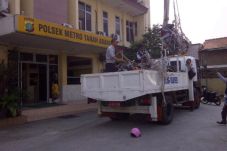 Parkir Sembarangan,...