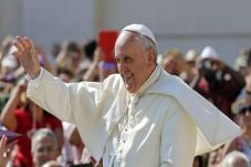 Paus Francis: Komunis...