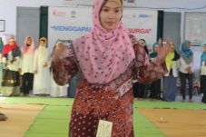 Kala Napi Wanita Berlenggak-lenggok...