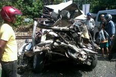 8 Penumpang Travel Tewas...