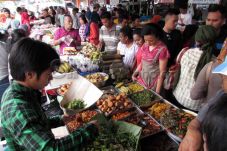 Penjual Takjil di Jalan...