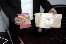 Menyesatkan, Buletin...