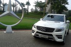 Mercedes-Benz GL 400...