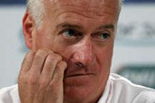 Hadapi Jerman, Deschamps...