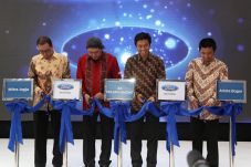 Ford Kuatkan Jaringan...