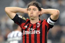 Montolivo Puji Pemecatan...