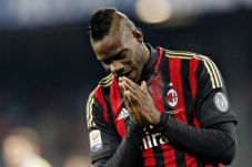 Milan Banderol Balotelli...