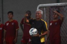 Pelatih Juku Eja Tunggu...