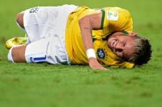 Neymar Minggir dari...