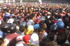 Ribuan Warga Jombang...