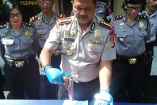 Nyambi Jadi Jambret,...