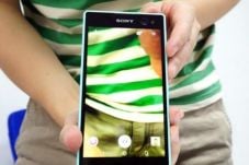 Sony Xperia C3 Usung...