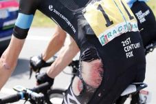 Froome Ikut Jadi Korban