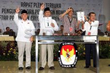 Polisi Larang Pendukung...