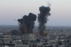 Rakyat Gaza Dibombardir...