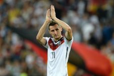 Pecahkan Rekor, Klose...