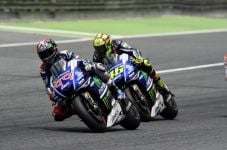 Rossi Ogah Cerai dengan...