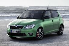 Skoda Rilis Fabia di...