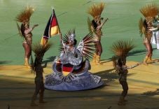 Upacara Penutupan Piala...