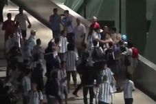 Fans Argentina Saling...