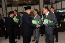 Gubernur Minta Belanja...