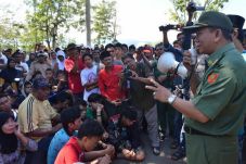 Warga Kelurahan Darma...