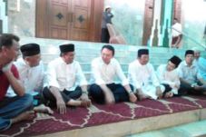 Ahok: Ijazah Ditahan,...