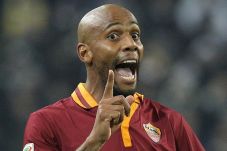 Maicon Emoh Tinggalkan...