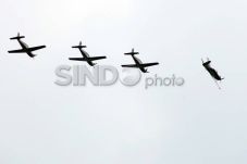 3 Pesawat Tempur F-16...