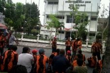 Protes Dugaan Kecurangan,...