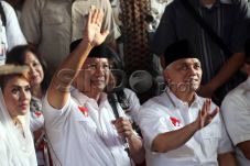 Prabowo-Hatta Kuasai...