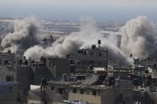 Israel Targetkan Para...
