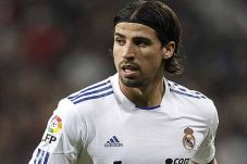 Gaji Jadi Ganjalan Khedira...