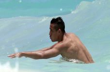 Gandeng Pacar, Sanchez...