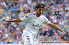 Agen Tepis Rumor Khedira...