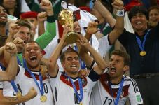 Petualangan Lahm Bersama...