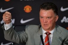 Van Gaal Pertahankan...