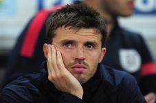 Michael Carrick Absen...