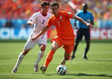 Bek Timnas Belanda Berlabuh...