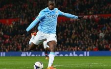 Ini Alasan Toure Bertahan...