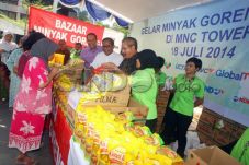 MNC Sebar Minyak Goreng...