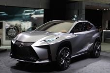Lexus Pertimbangkan...