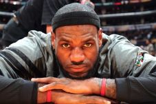 LeBron Masih Rahasiakan...