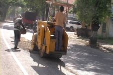 Masih Ada Jalan Berlubang...